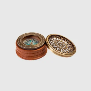 Filigranski nautički kompas